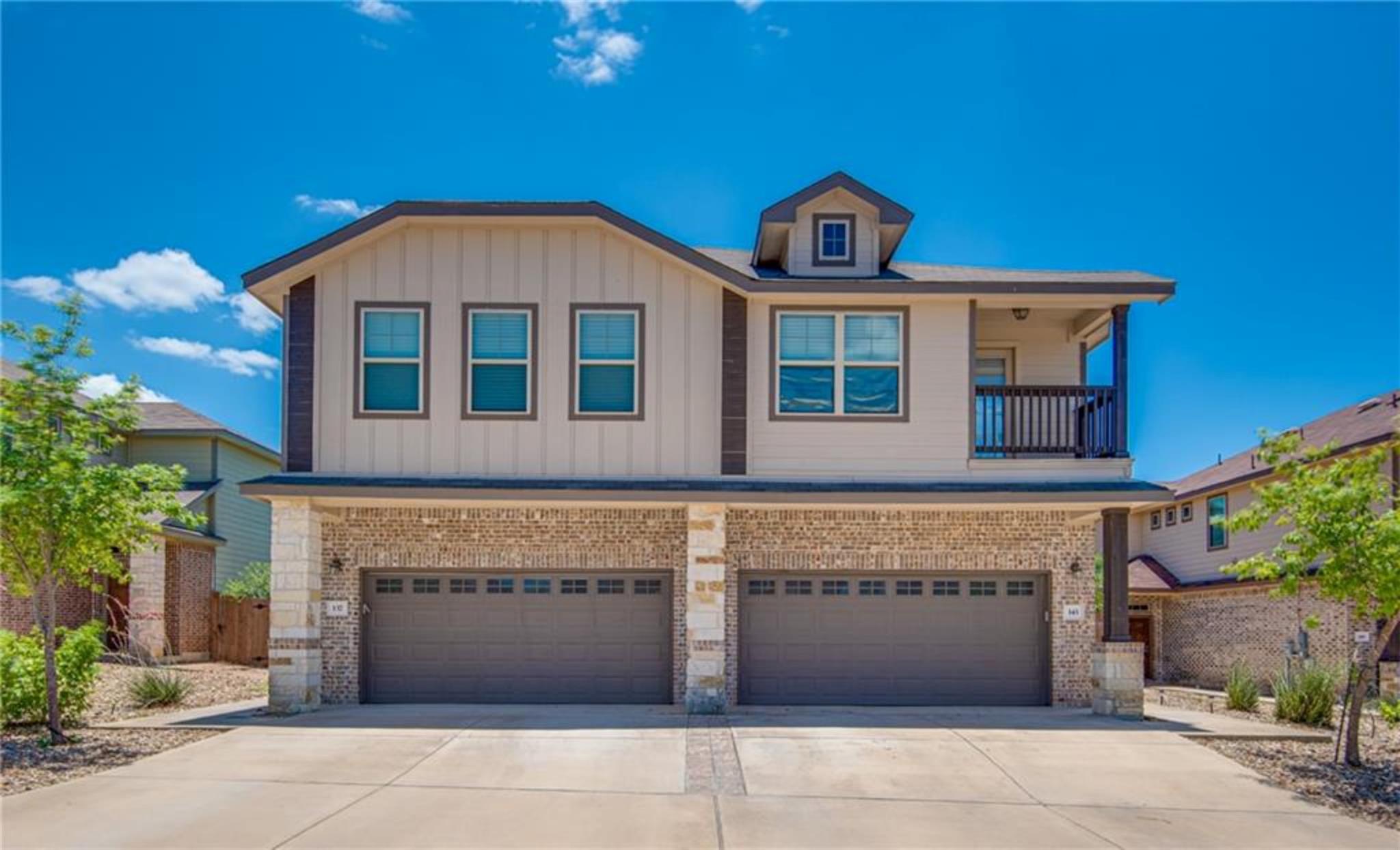 Listing photo 1 of 137  Lakeview Ct