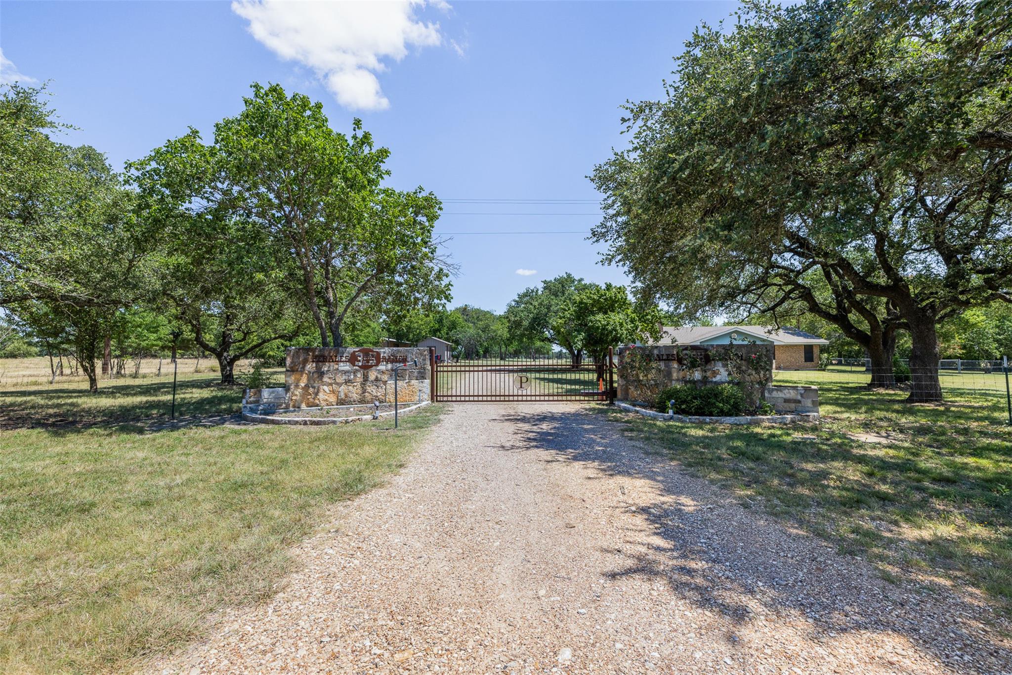 Listing photo 1 of 2185  FM 184 None