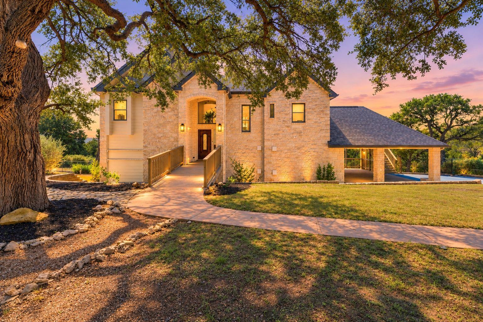 Listing photo 1 of 18113  Travis Dr