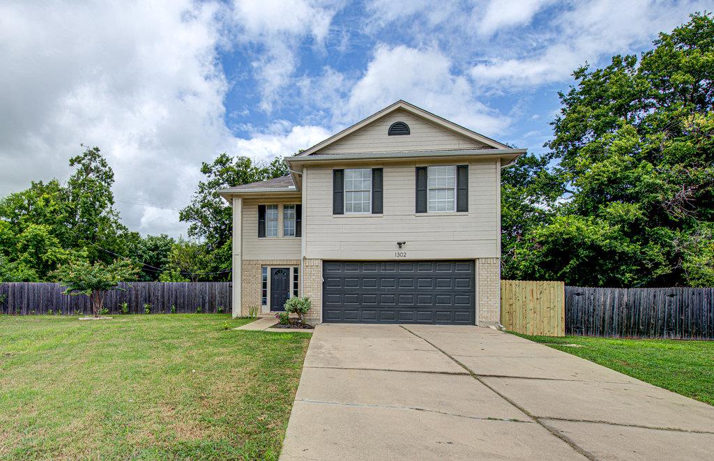 Listing photo 1 of 1302  Crete Ln
