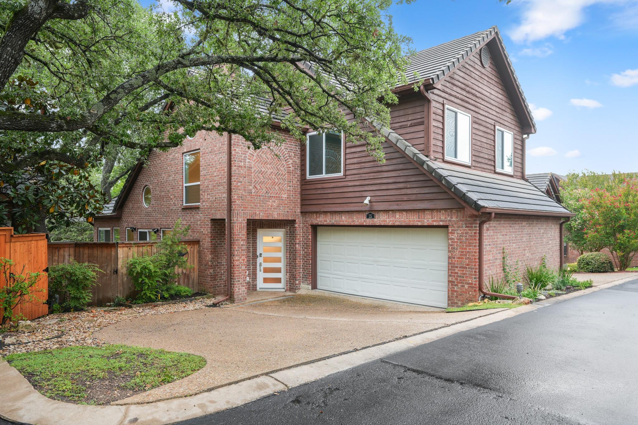 Listing photo 1 of 3702  Terrina St  #O15