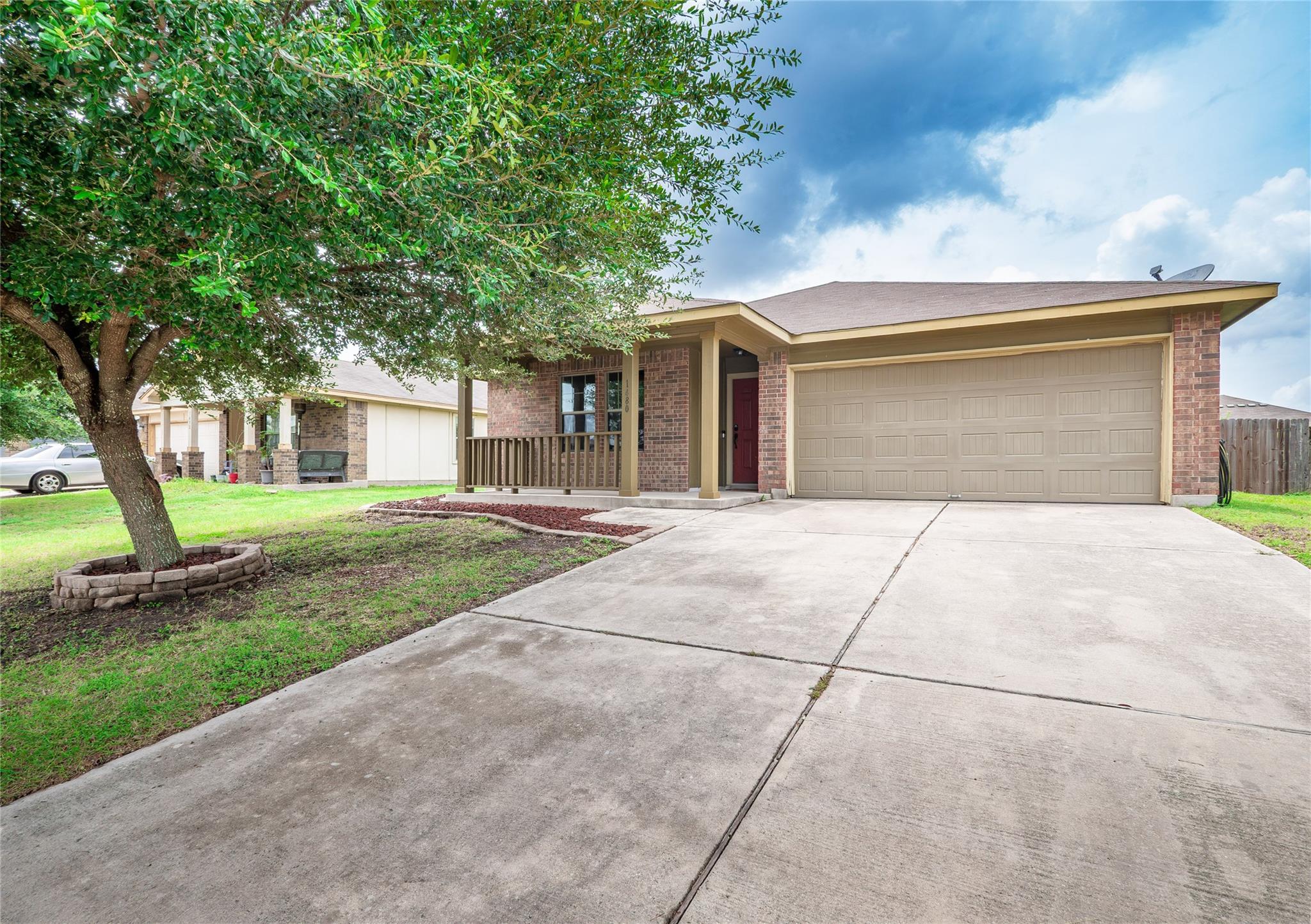 Listing photo 1 of 1480  Twin Cv