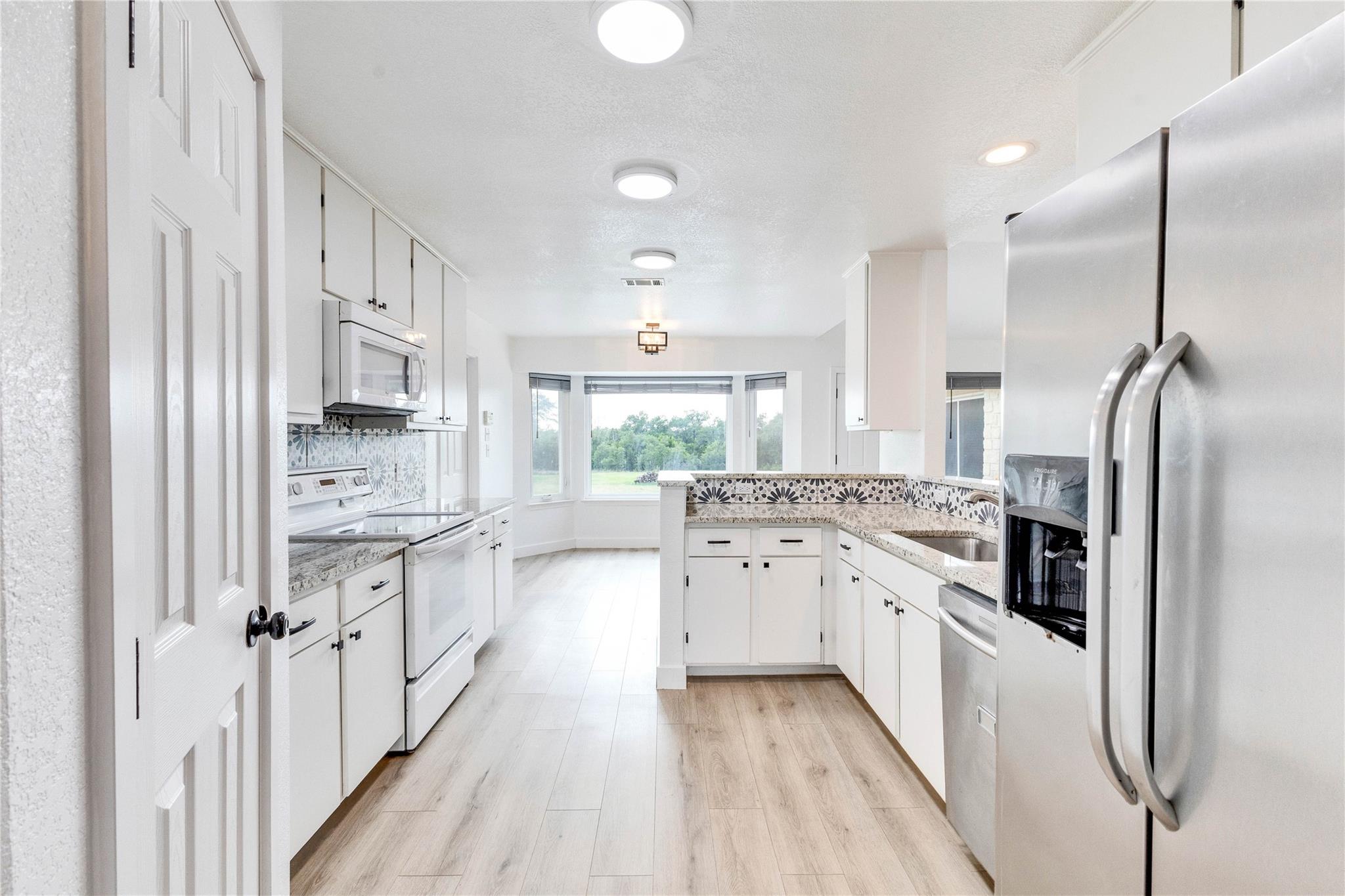 Listing photo 1 of 451  County Road 276 Rd