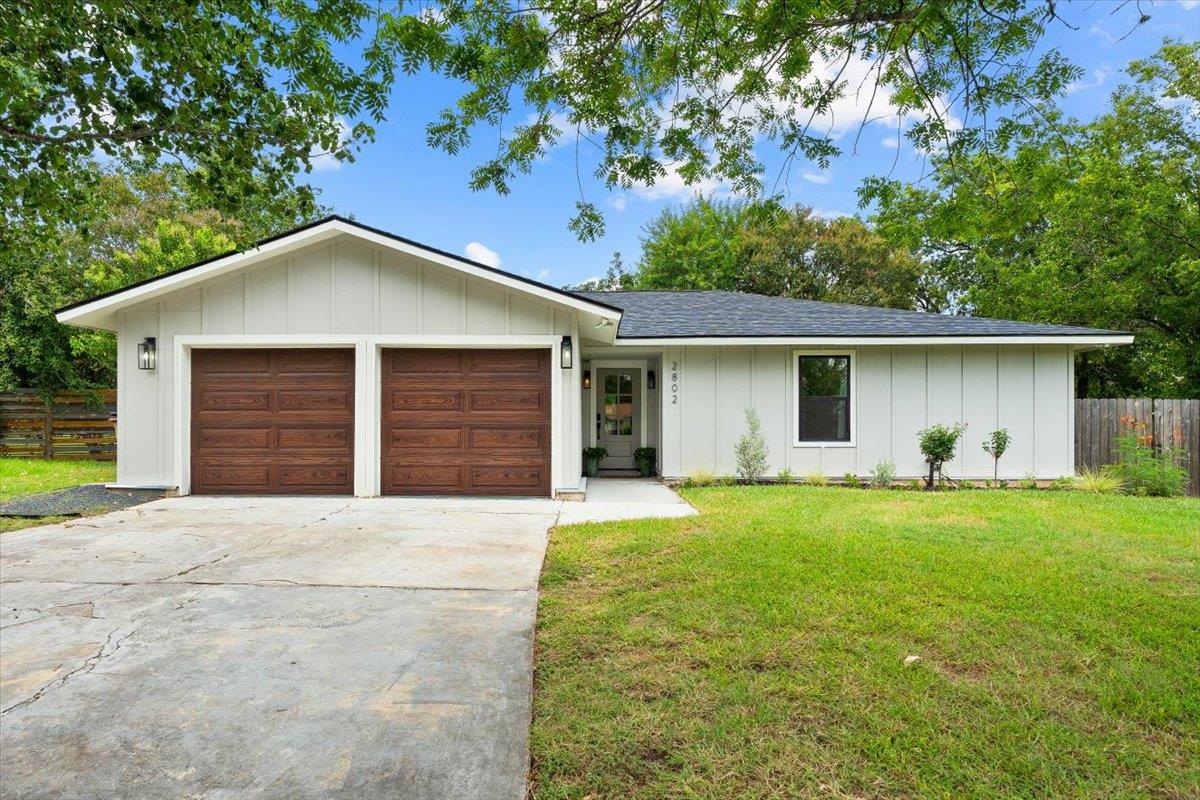 Listing photo 1 of 2802  Leeds Cv