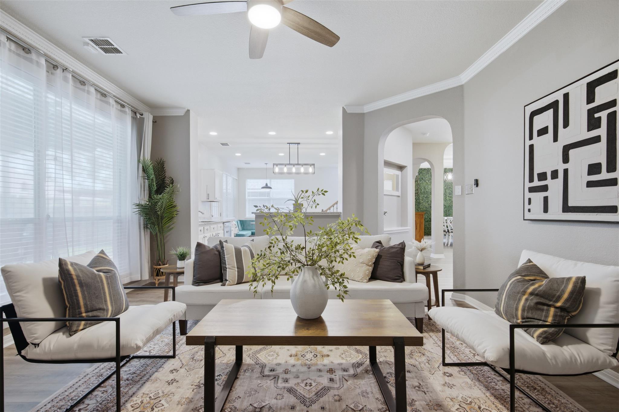 Listing photo 1 of 2903  Pioneer Way
