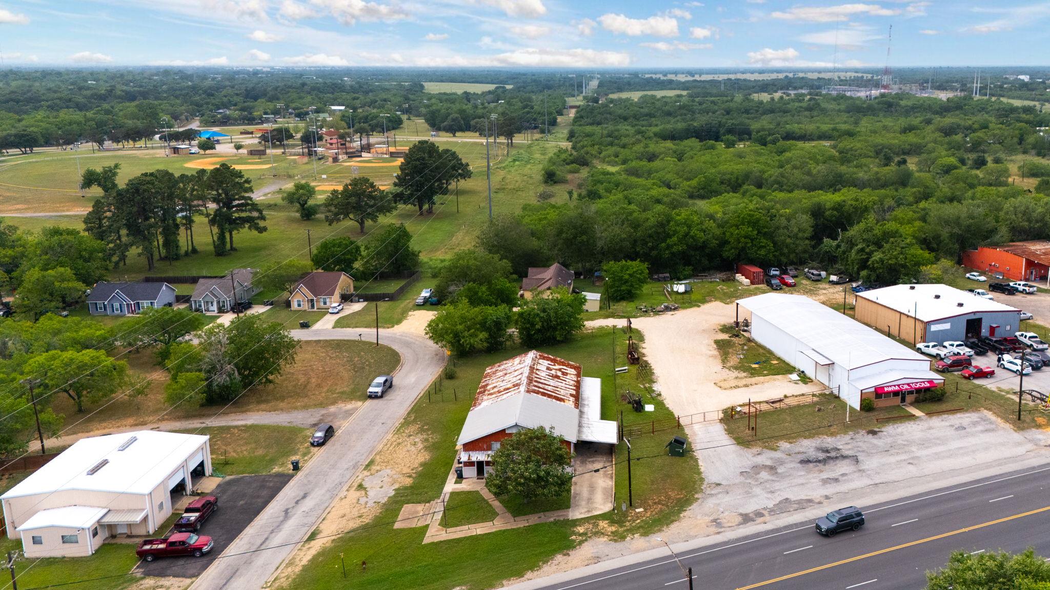 Listing photo 1 of 805 N Magnolia Ave