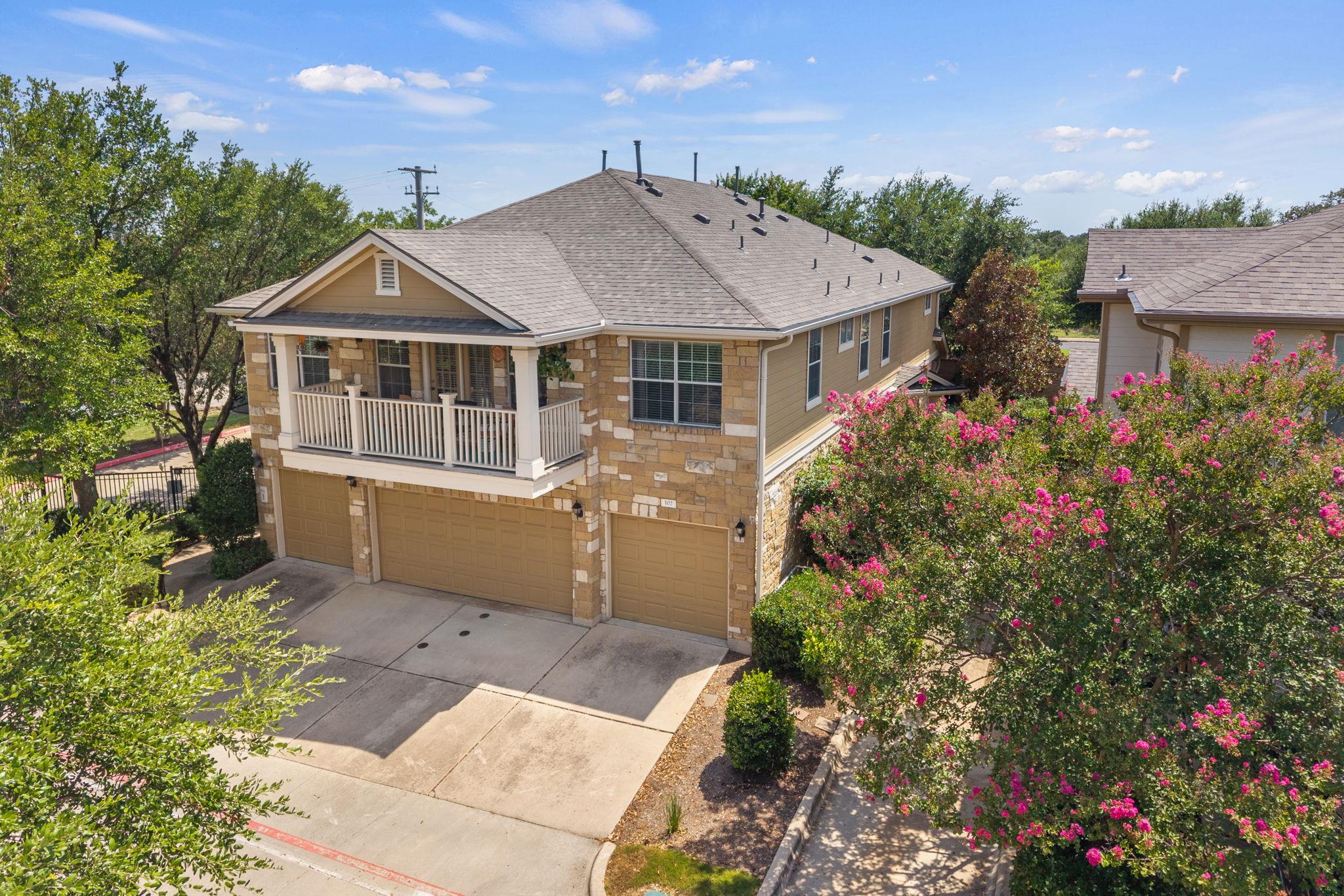 Listing photo 1 of 16100 S Great Oaks Dr  #102