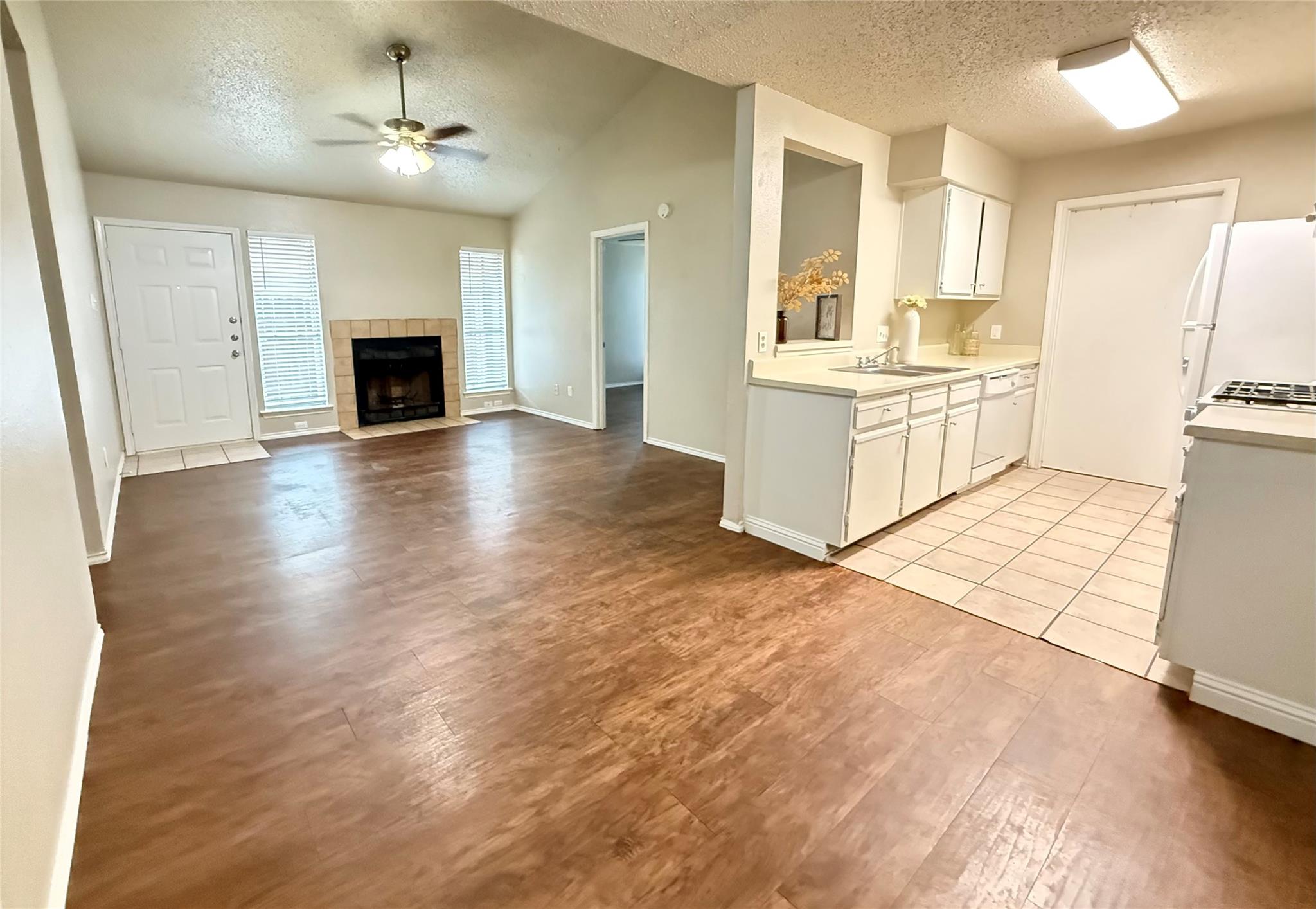 Listing photo 1 of 2024  Redwing Way