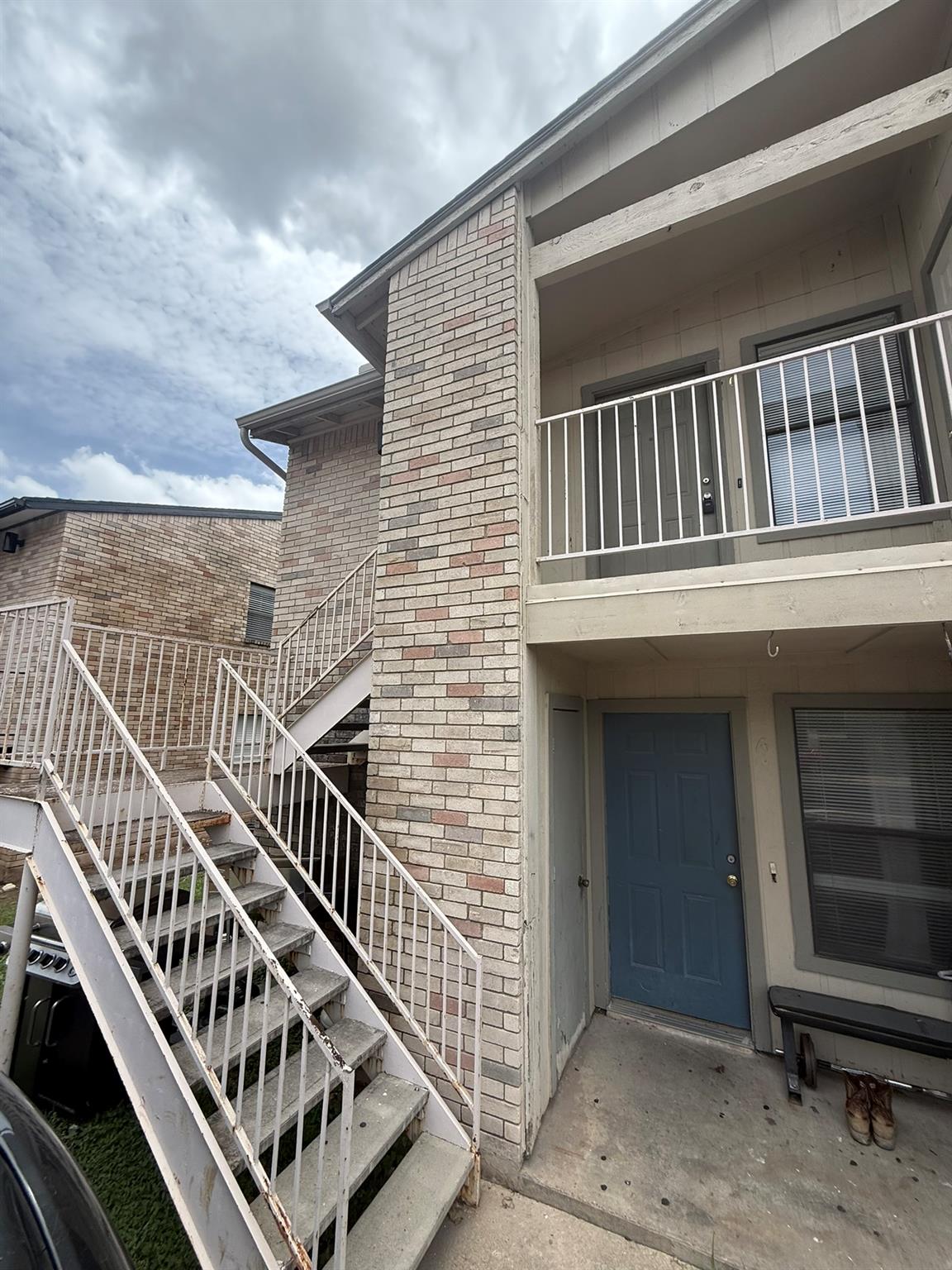 A classic brick exterior offers durable construct
