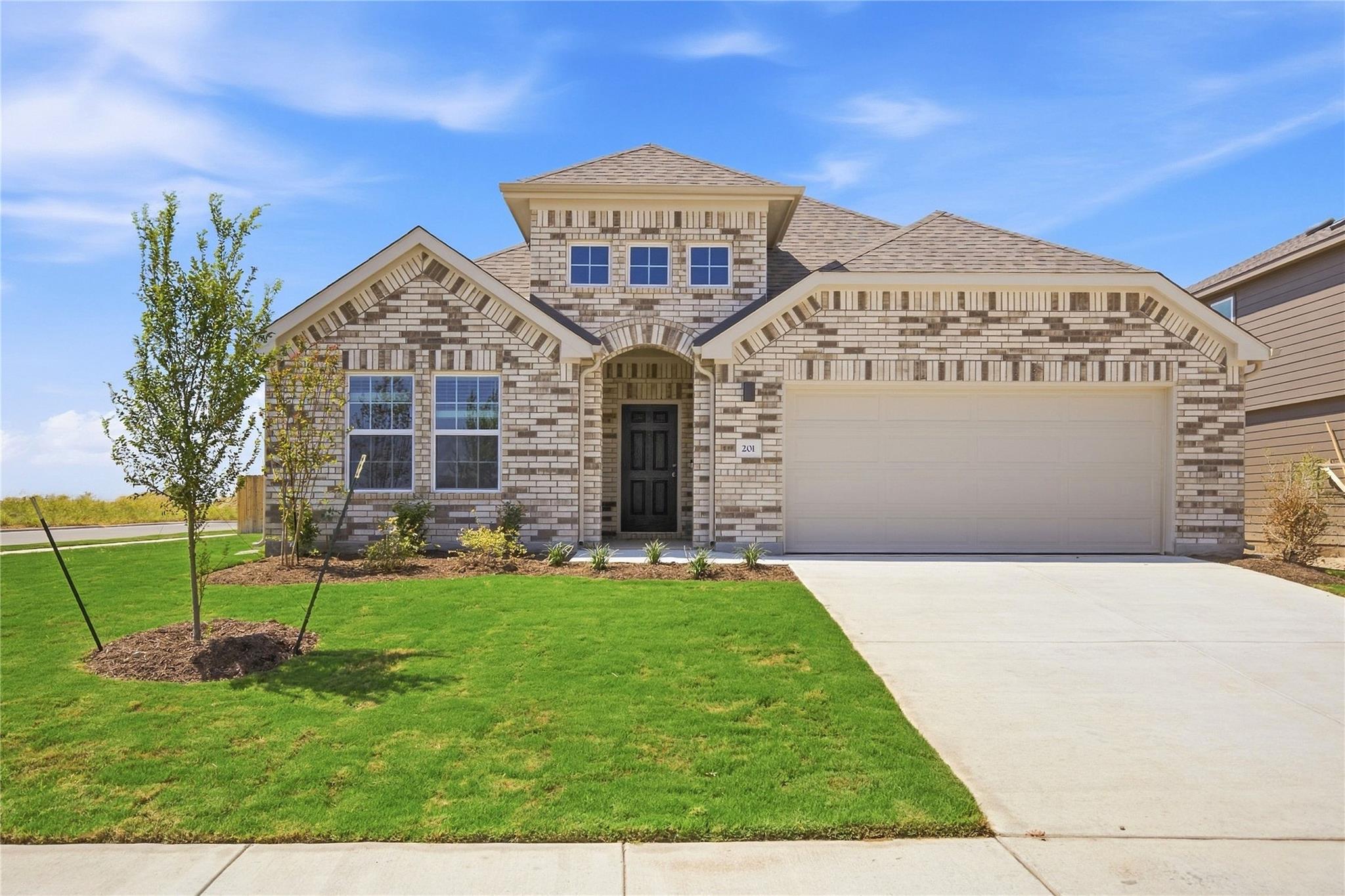 Listing photo 1 of 201  Red Wolf Dr