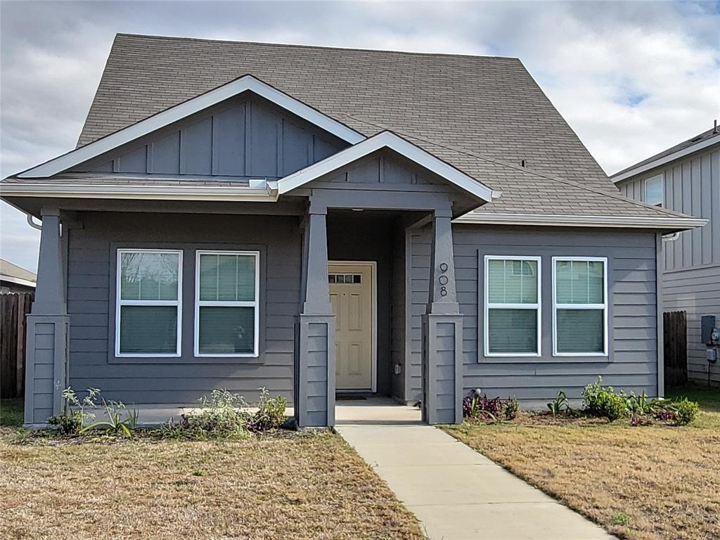 Listing photo 1 of 908  Main St