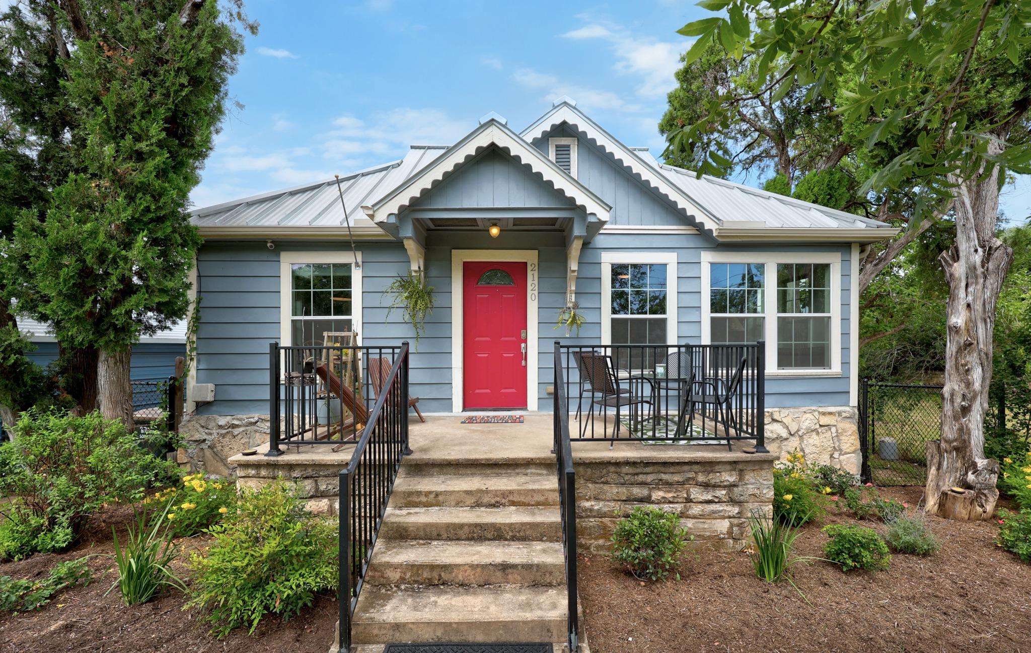 Listing photo 1 of 2120  Leander St