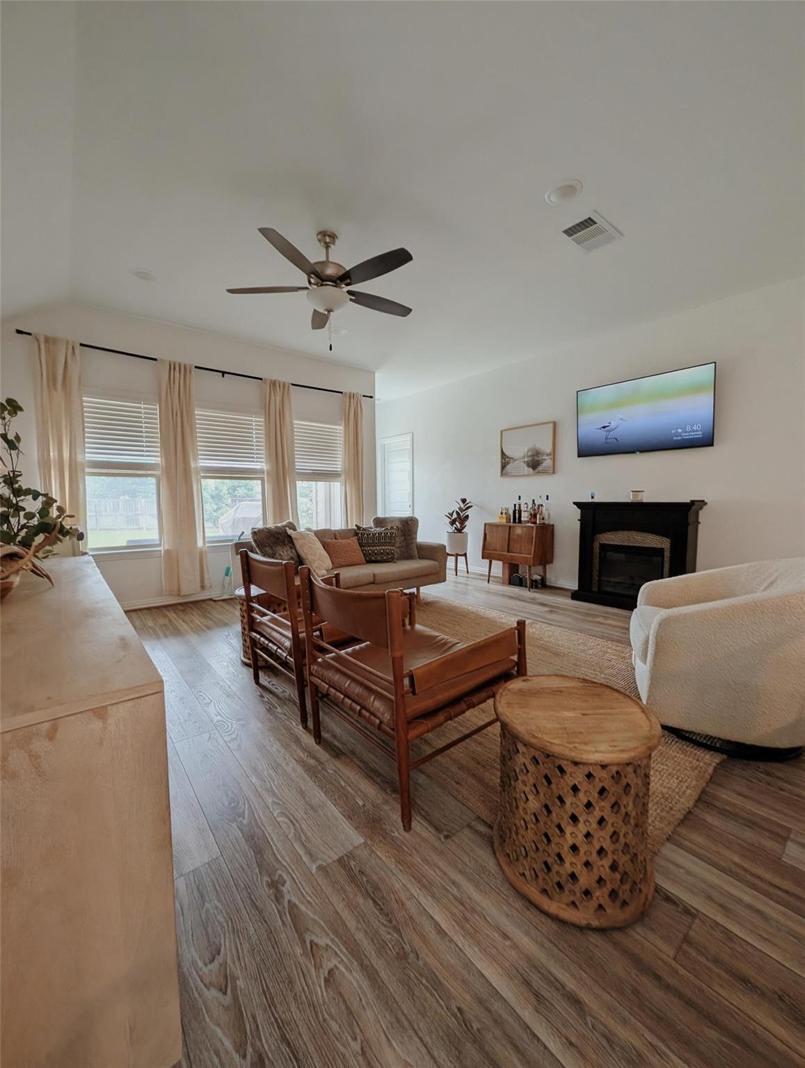 Listing photo 1 of 306  Buffalo View Ln