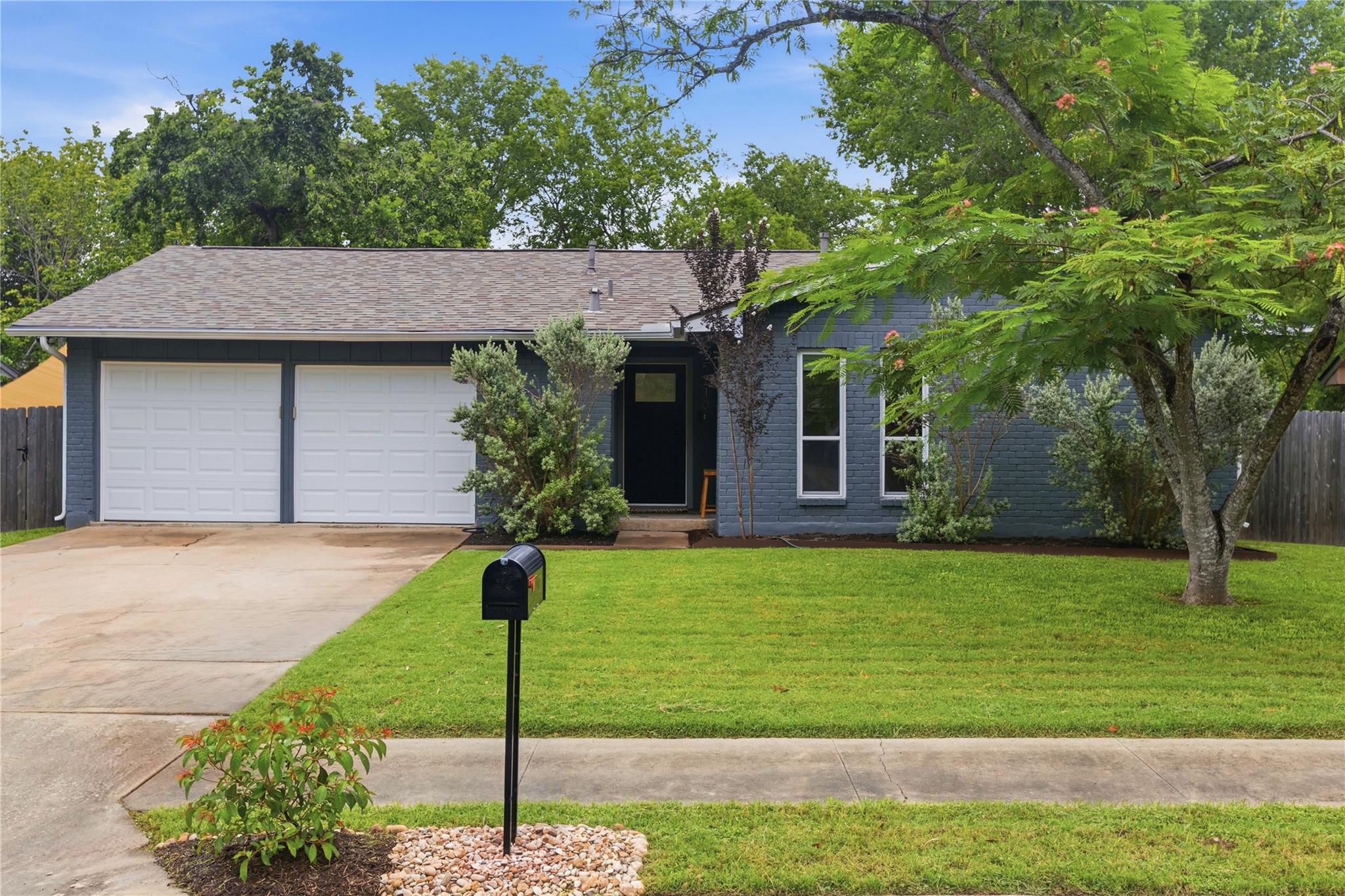 Listing photo 1 of 5710  Boulder Crk