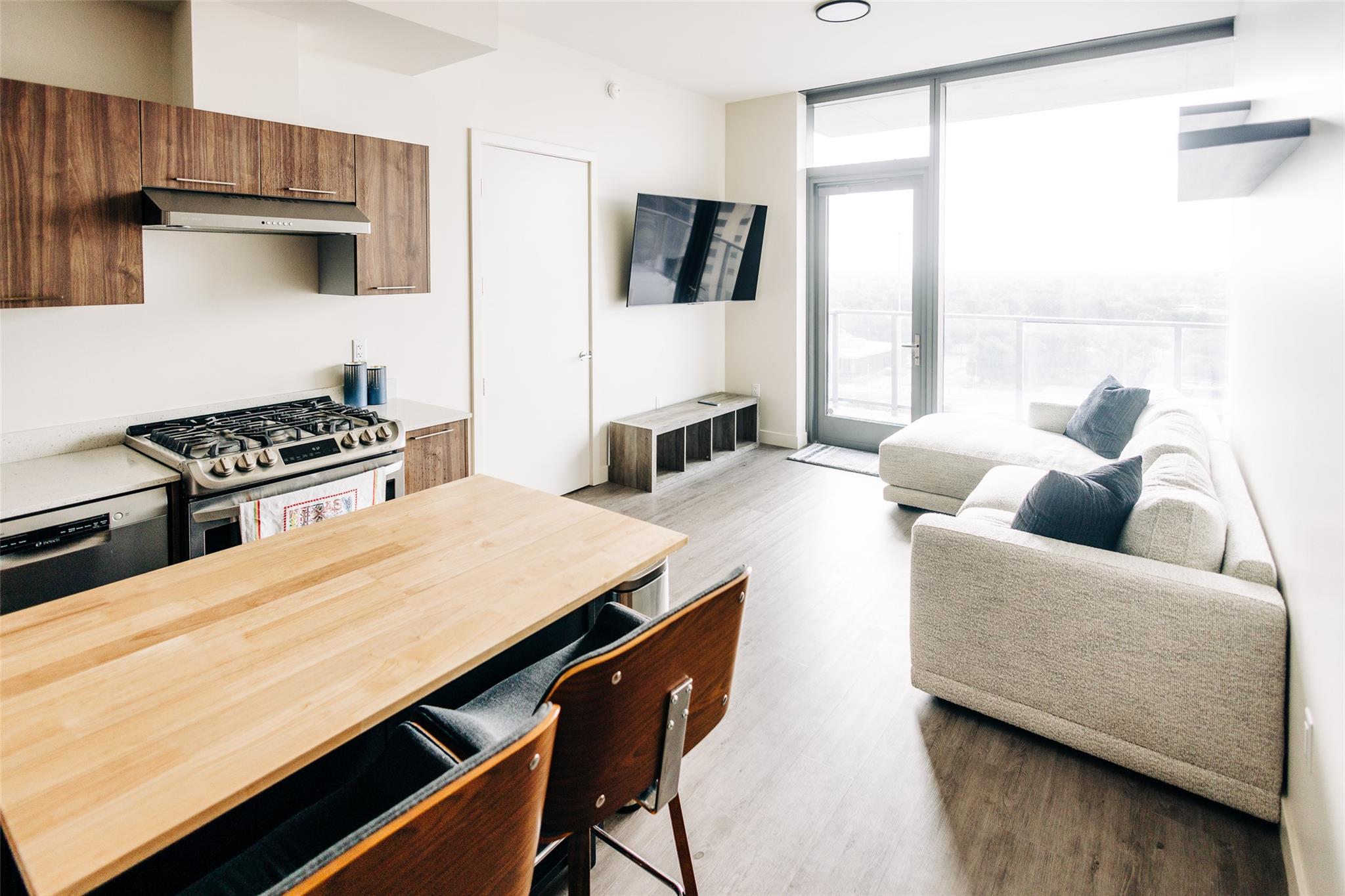 Listing photo 1 of 44  East Ave  #1208