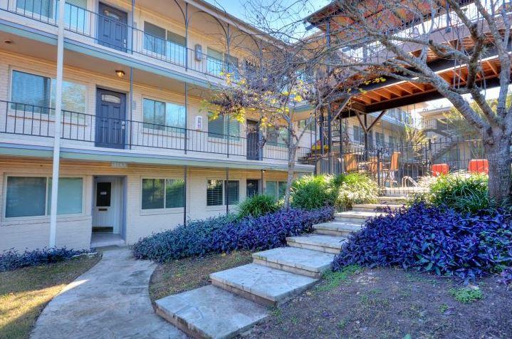 Listing photo 1 of 1202  Newning Ave  #106