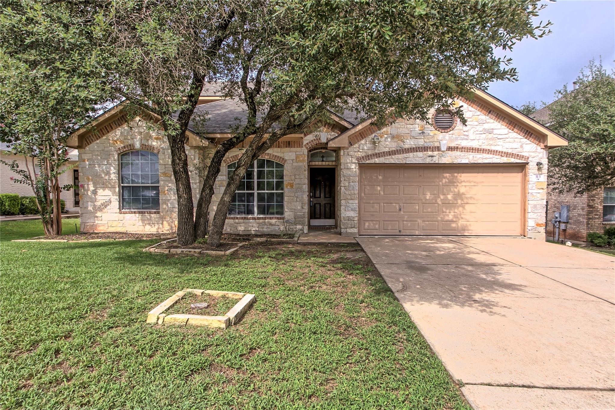 Listing photo 1 of 313  Olmos Dr