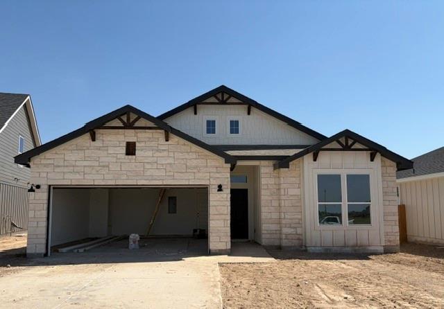 Listing photo 1 of 584  Gus Loop