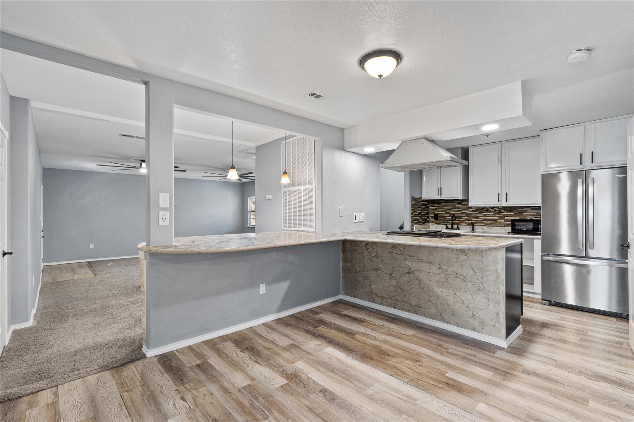Listing photo 1 of 5501  Spring Meadow Rd  #A