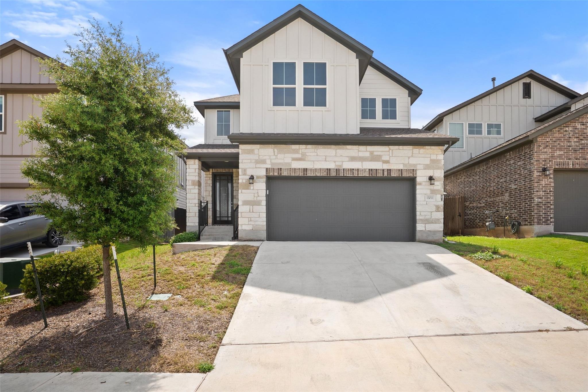 Listing photo 1 of 13011  Brave Tenderfoot Trl