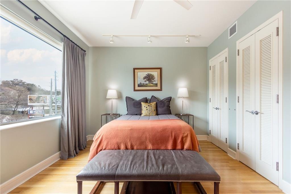 Listing photo 1 of 901 W 9th St  #315