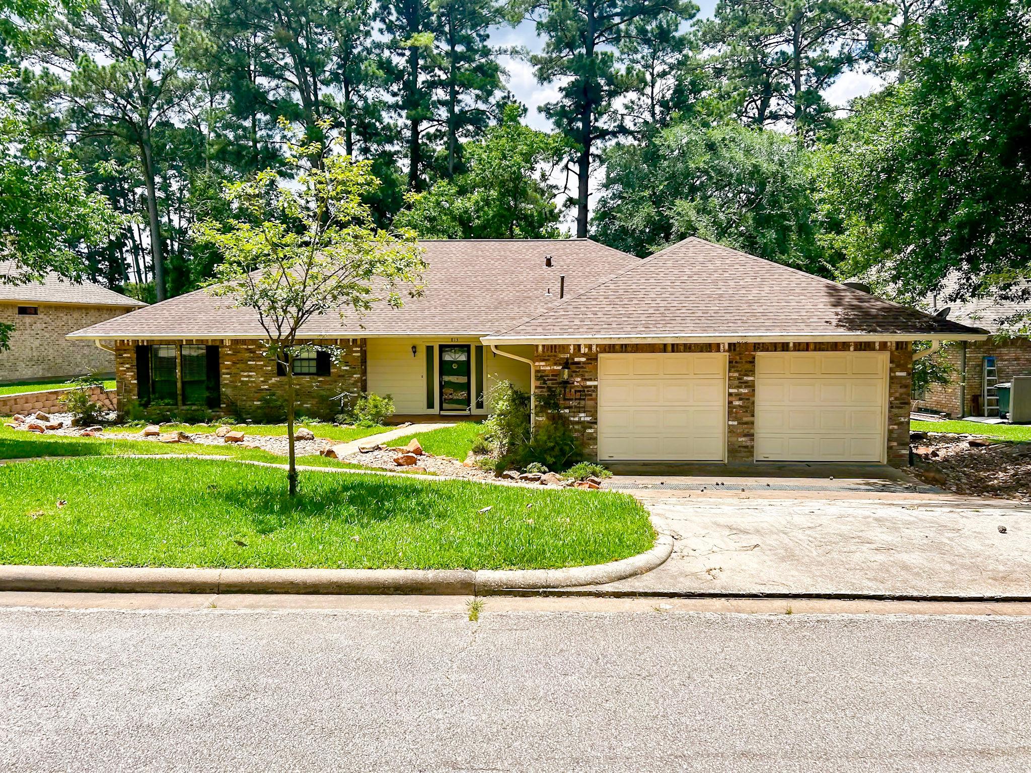 813  River Oaks Dr 매물 사진 1