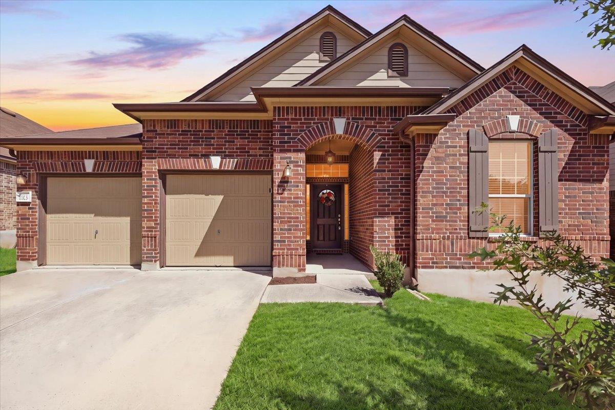 Listing photo 1 of 1113  Renaissance Trl