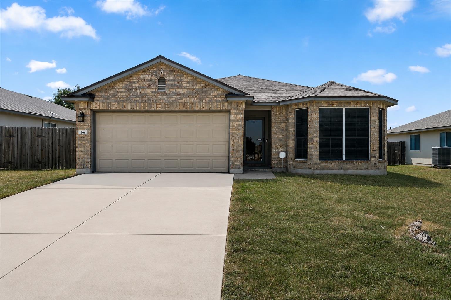 Listing photo 1 of 306  CRESTON St