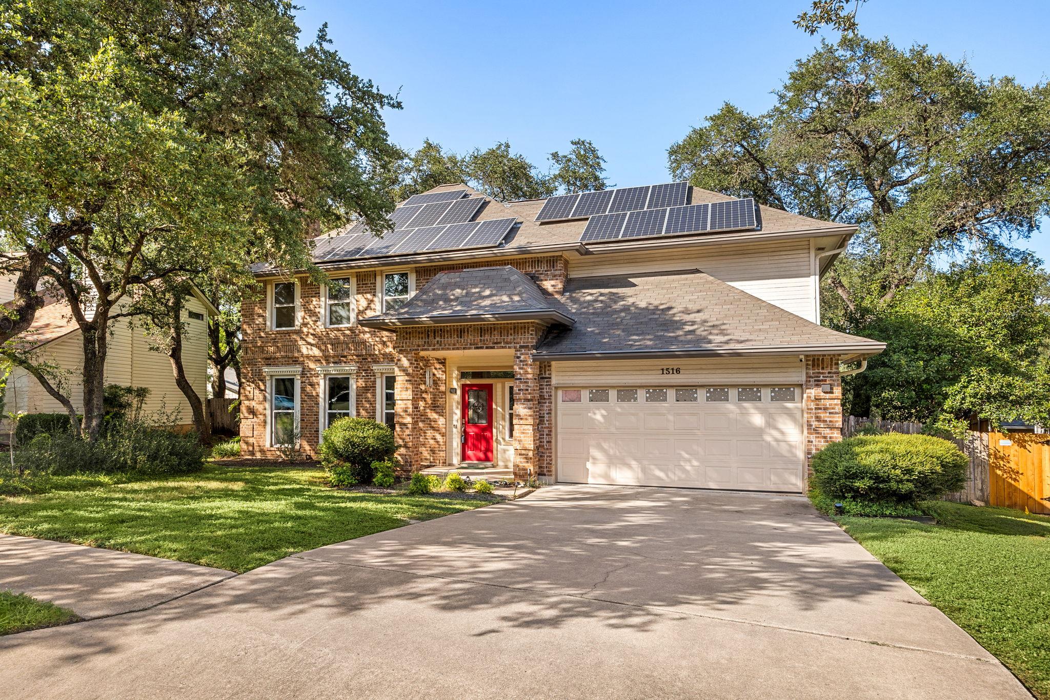 Listing photo 1 of 1516  Garnaas Dr