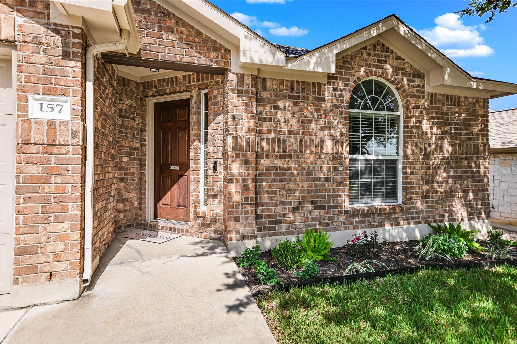 Listing photo 1 of 157  Maplewood None N