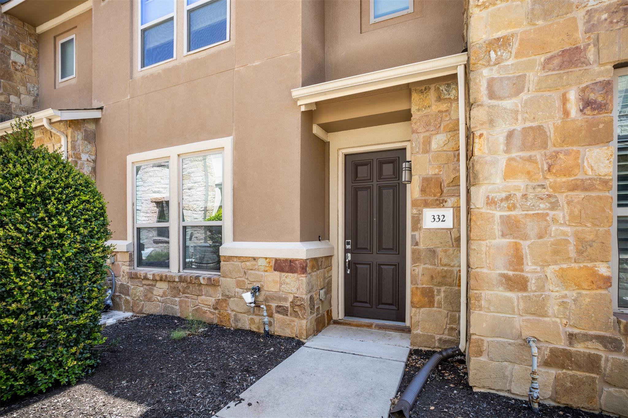 Listing photo 1 of 13800  Lyndhurst St  #332