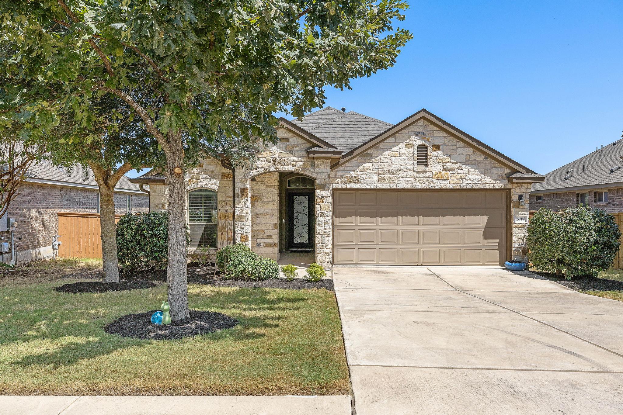 Listing photo 1 of 5717  Scenic Lake Dr