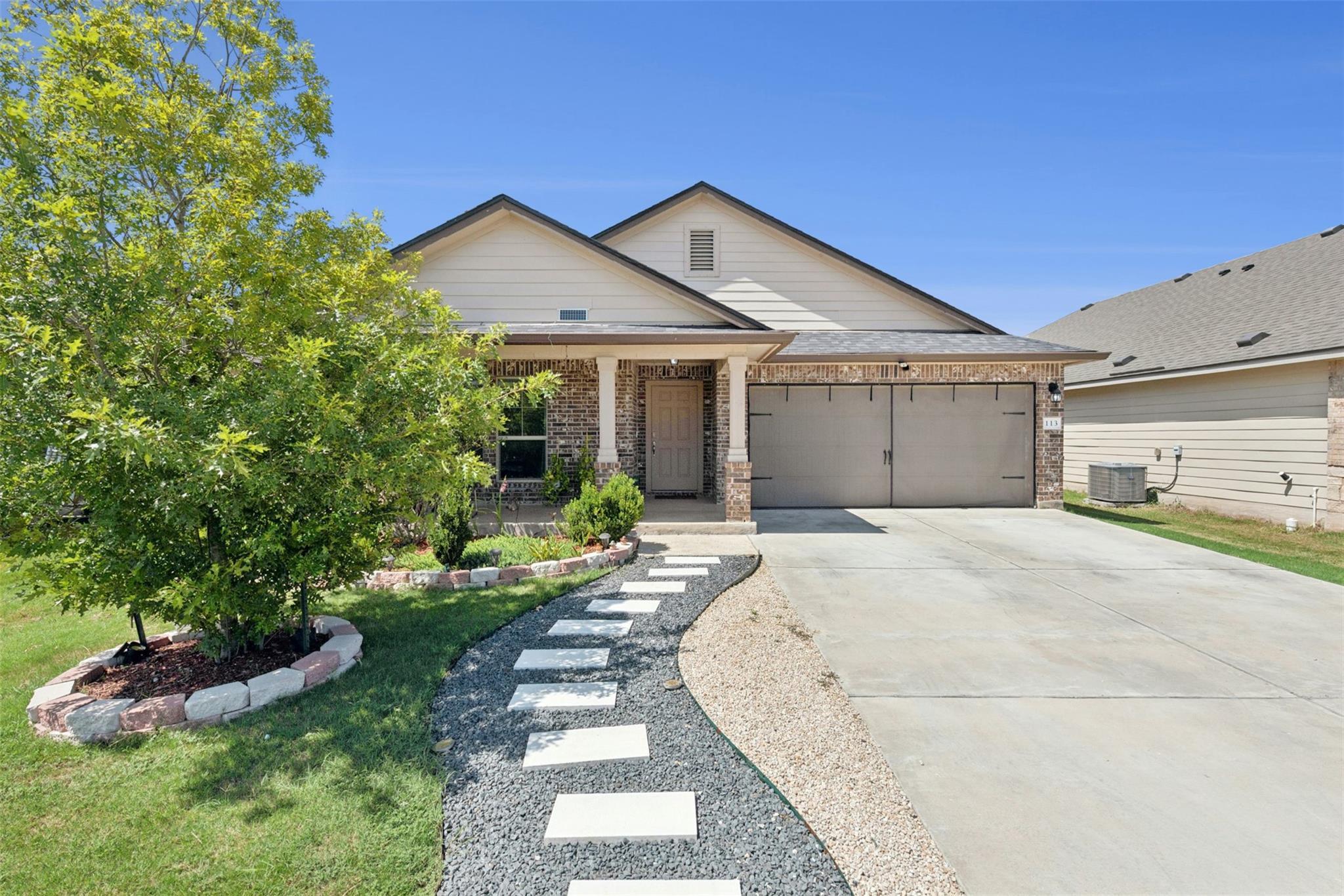 Listing photo 1 of 113  Reagor Dr