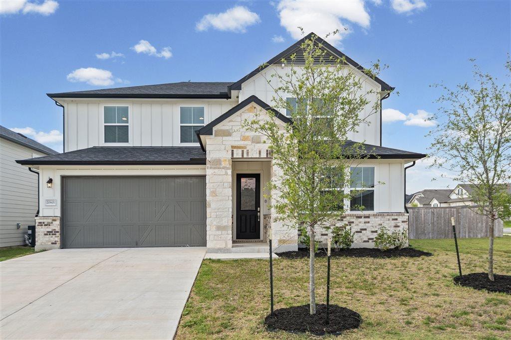 Listing photo 1 of 20601  Stelfox St