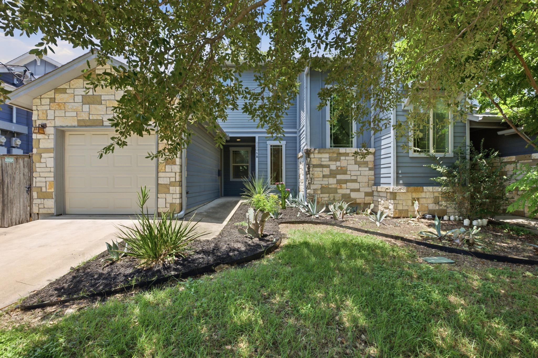 Listing photo 1 of 2208  Schriber St  #B