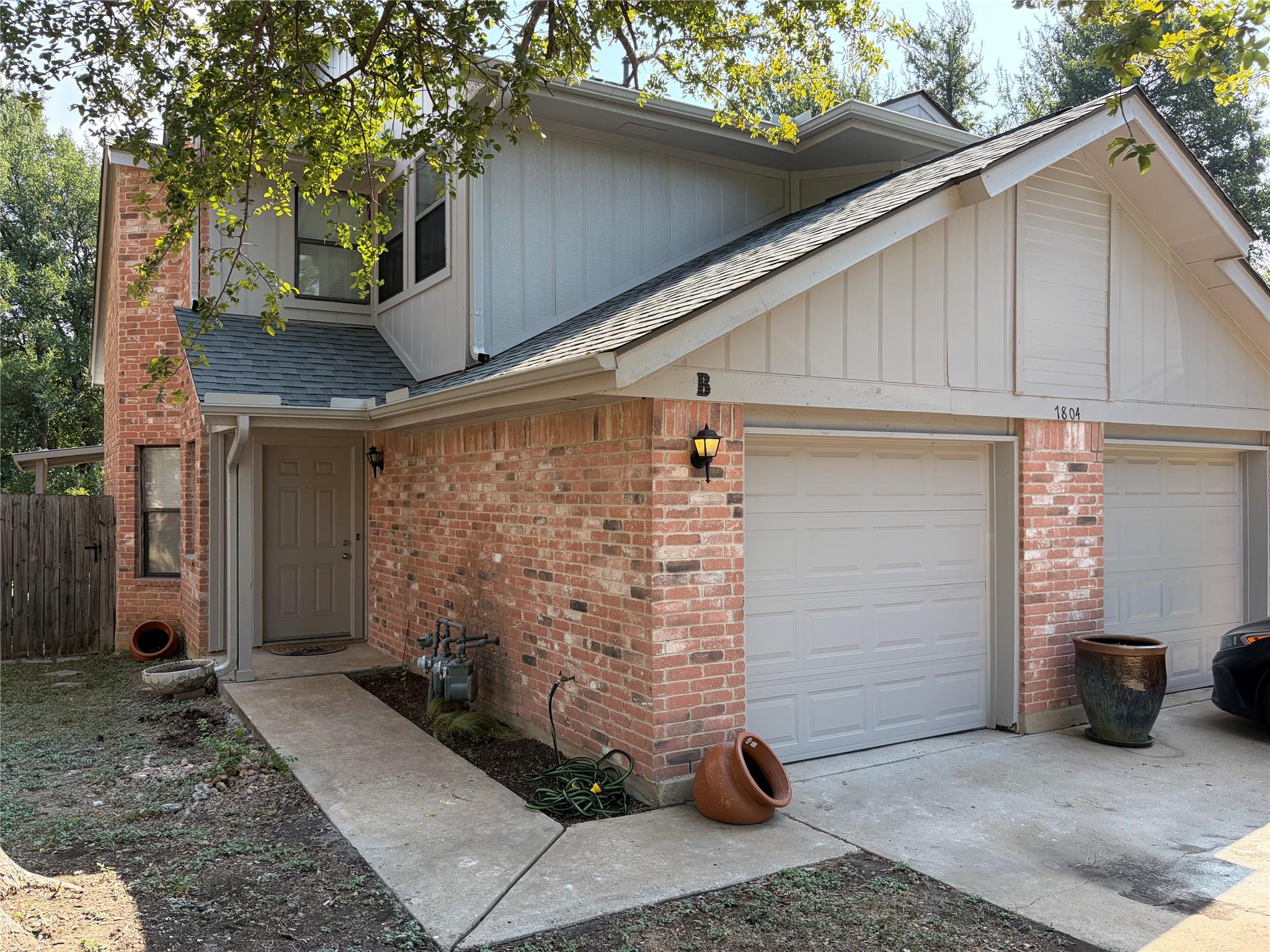 Listing photo 1 of 7804  Topawa Cv  #B