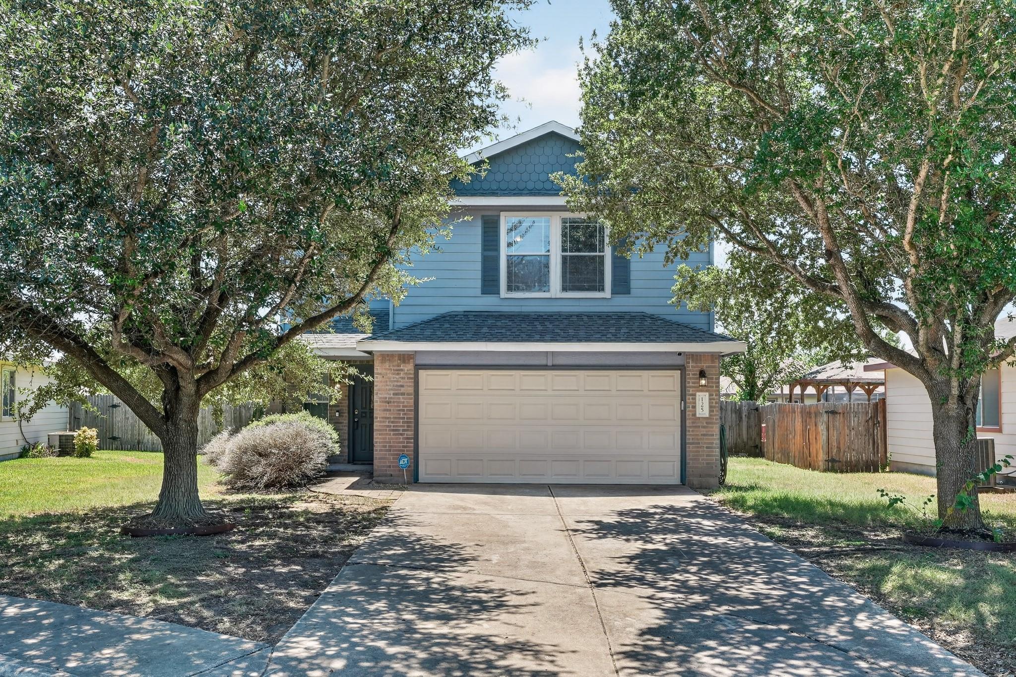 Listing photo 1 of 125  Jade Lake Cv