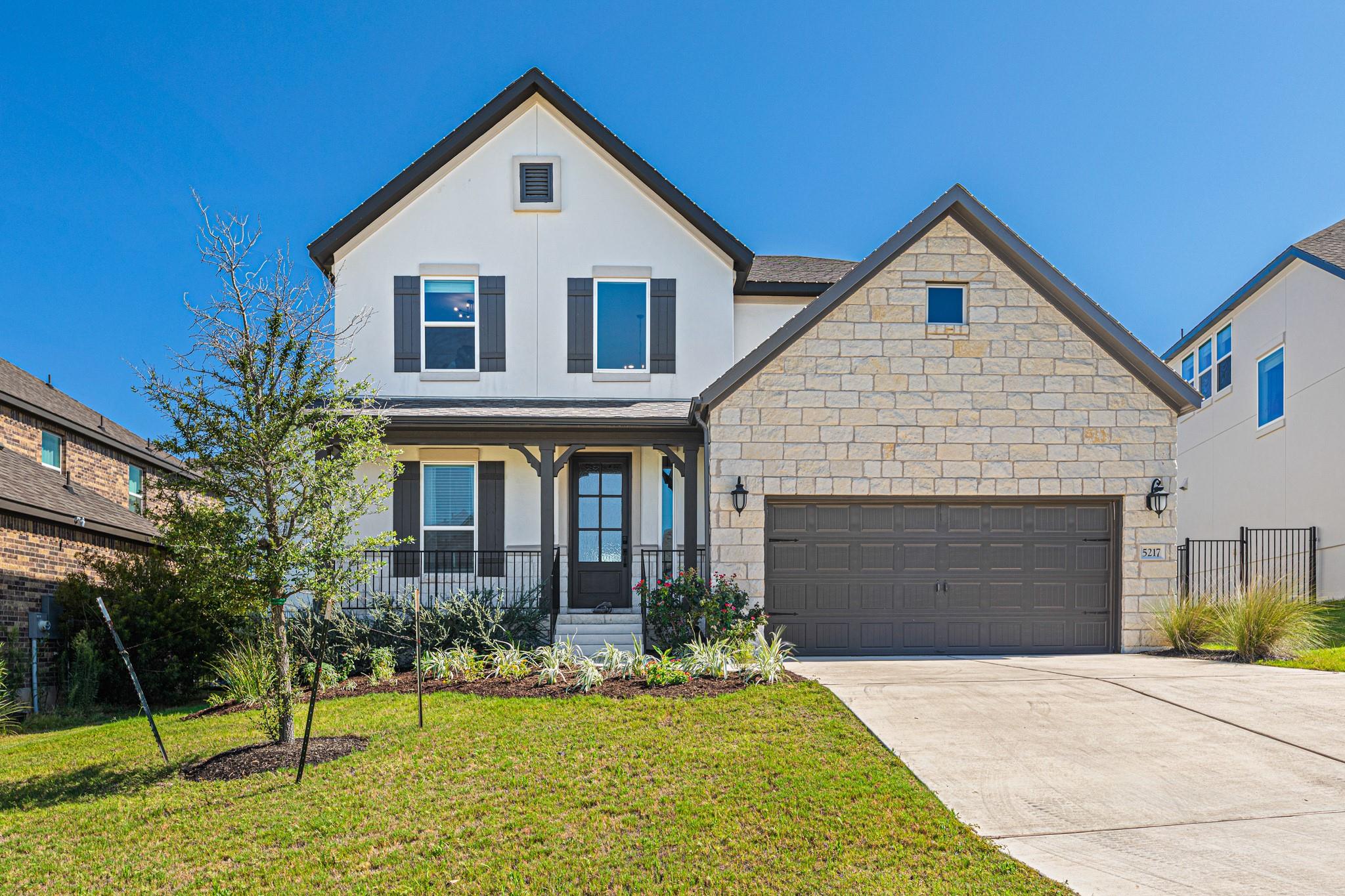 Listing photo 1 of 5217  Cosenza Trce