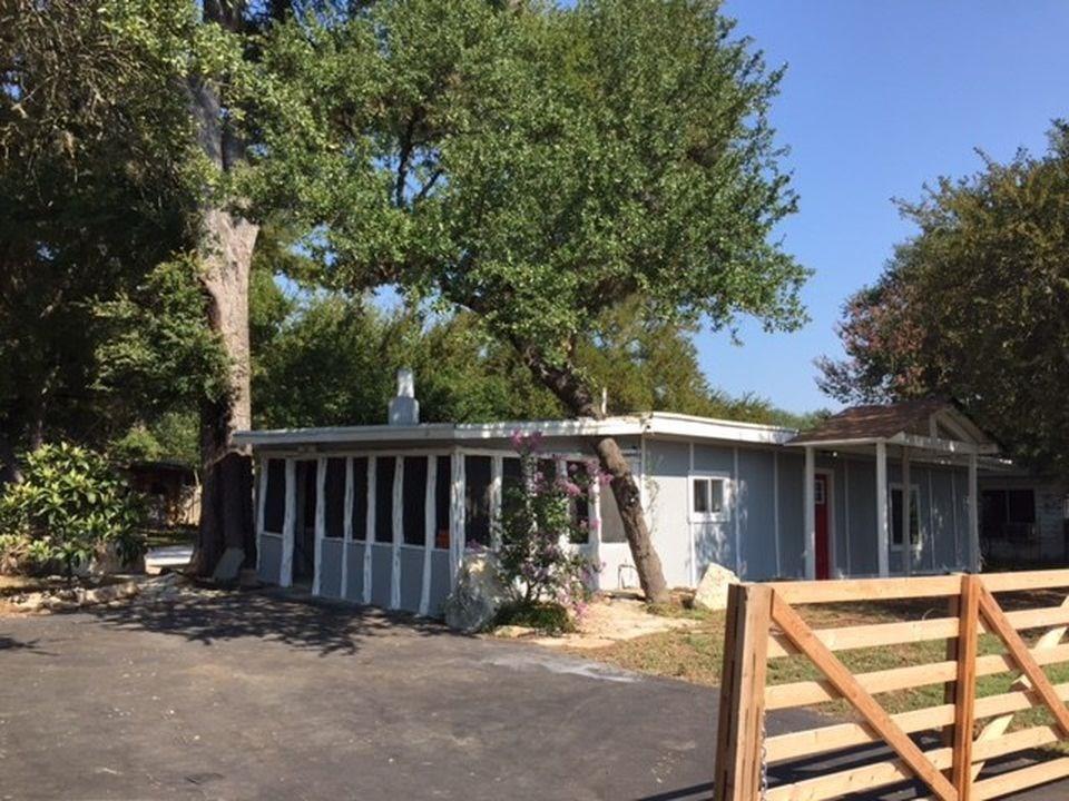 Listing photo 1 of 6304  Hudson Bend Rd