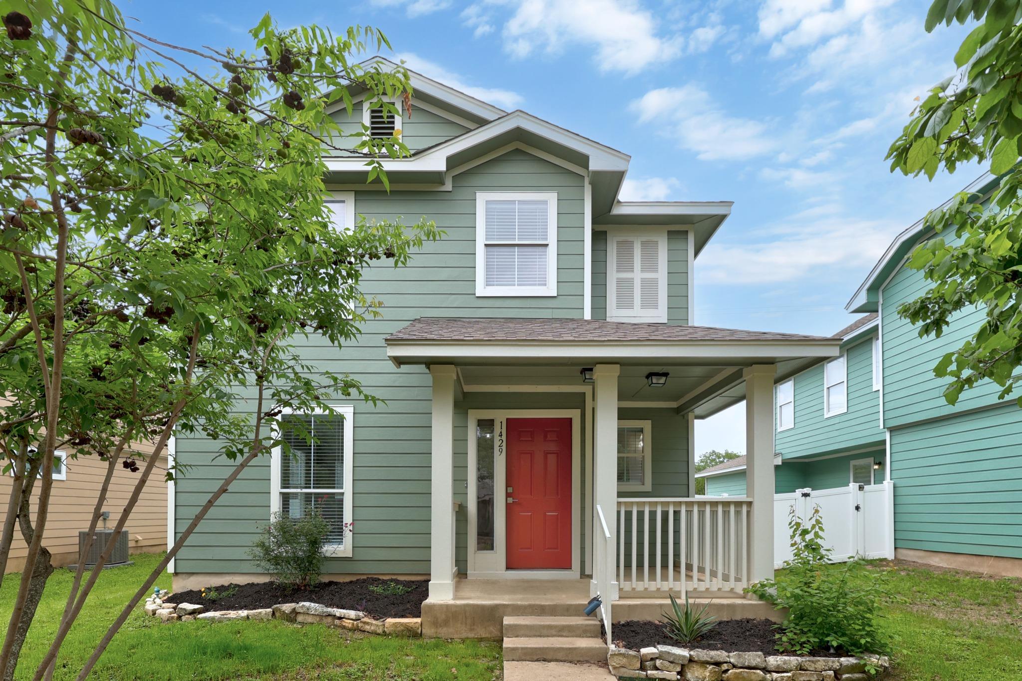 Listing photo 1 of 1429  Davis Mountain Loop