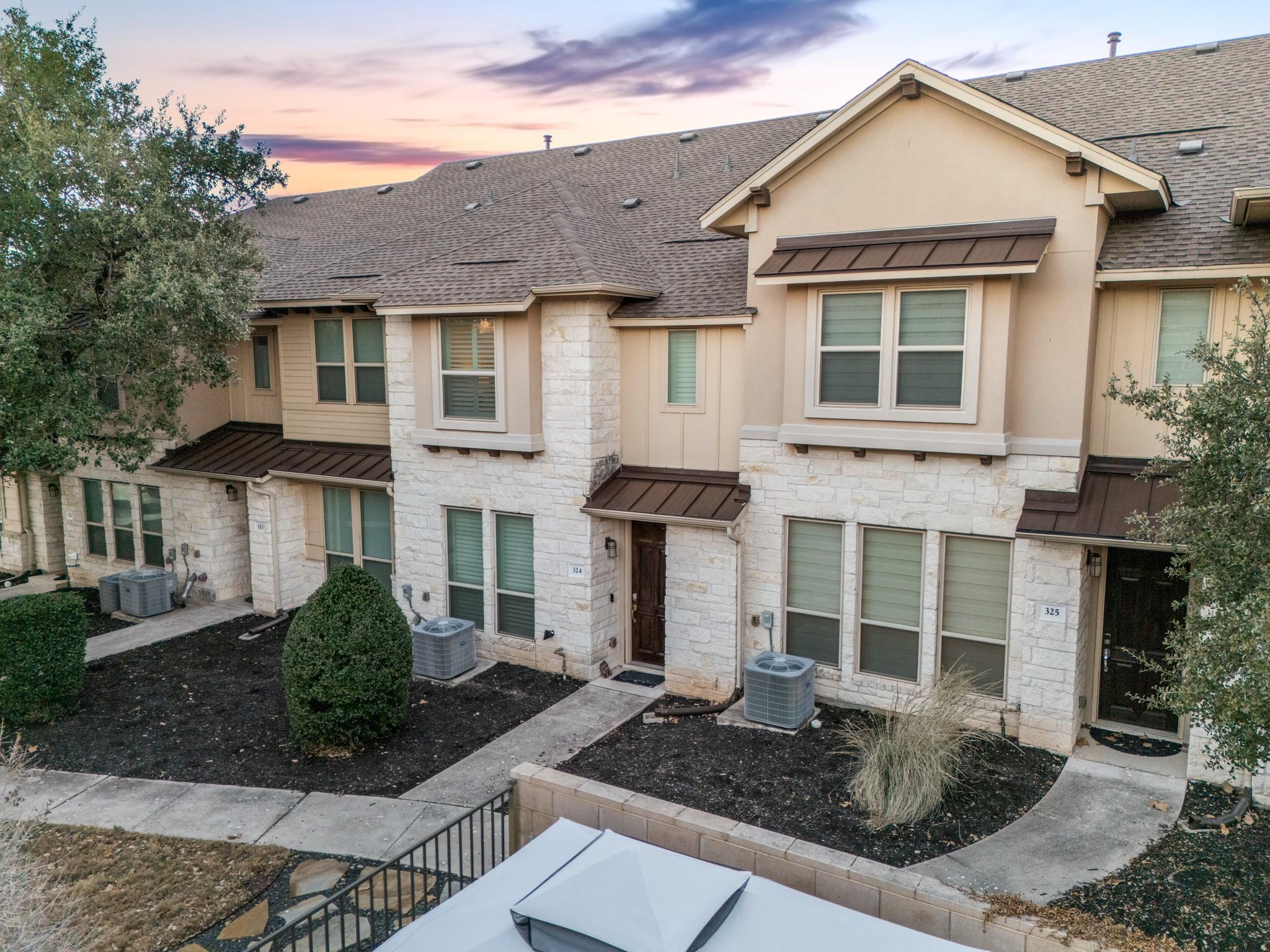 Listing photo 1 of 13800  Lyndhurst St  ##324