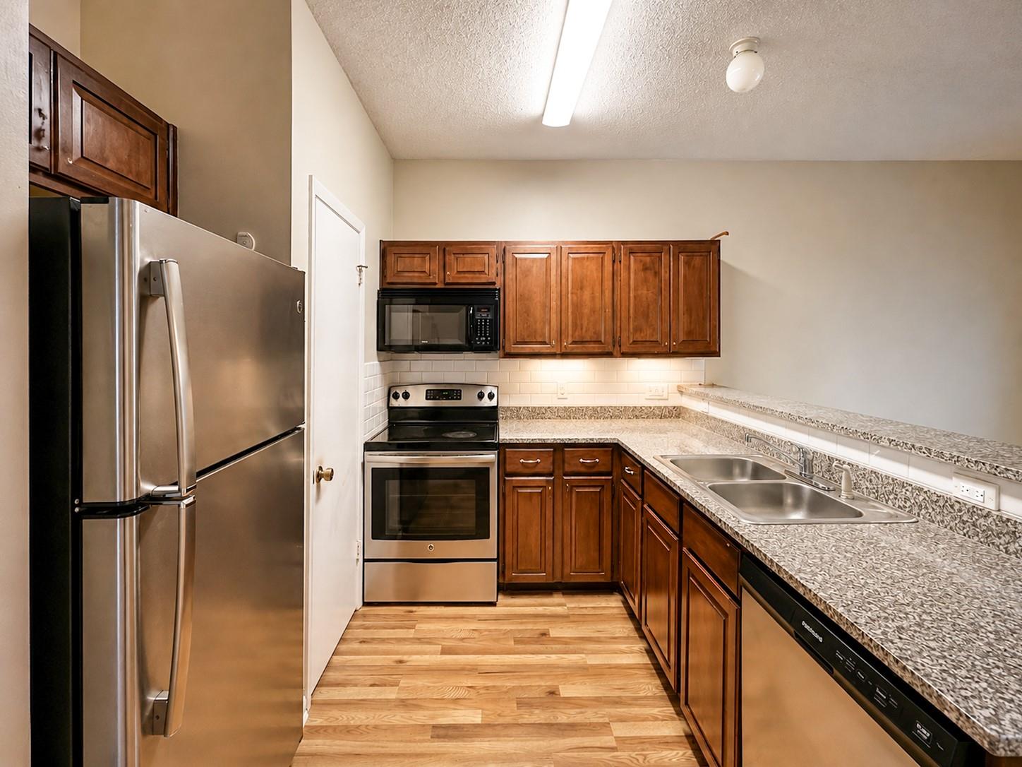 Listing photo 1 of 2216  San Gabriel St  #203