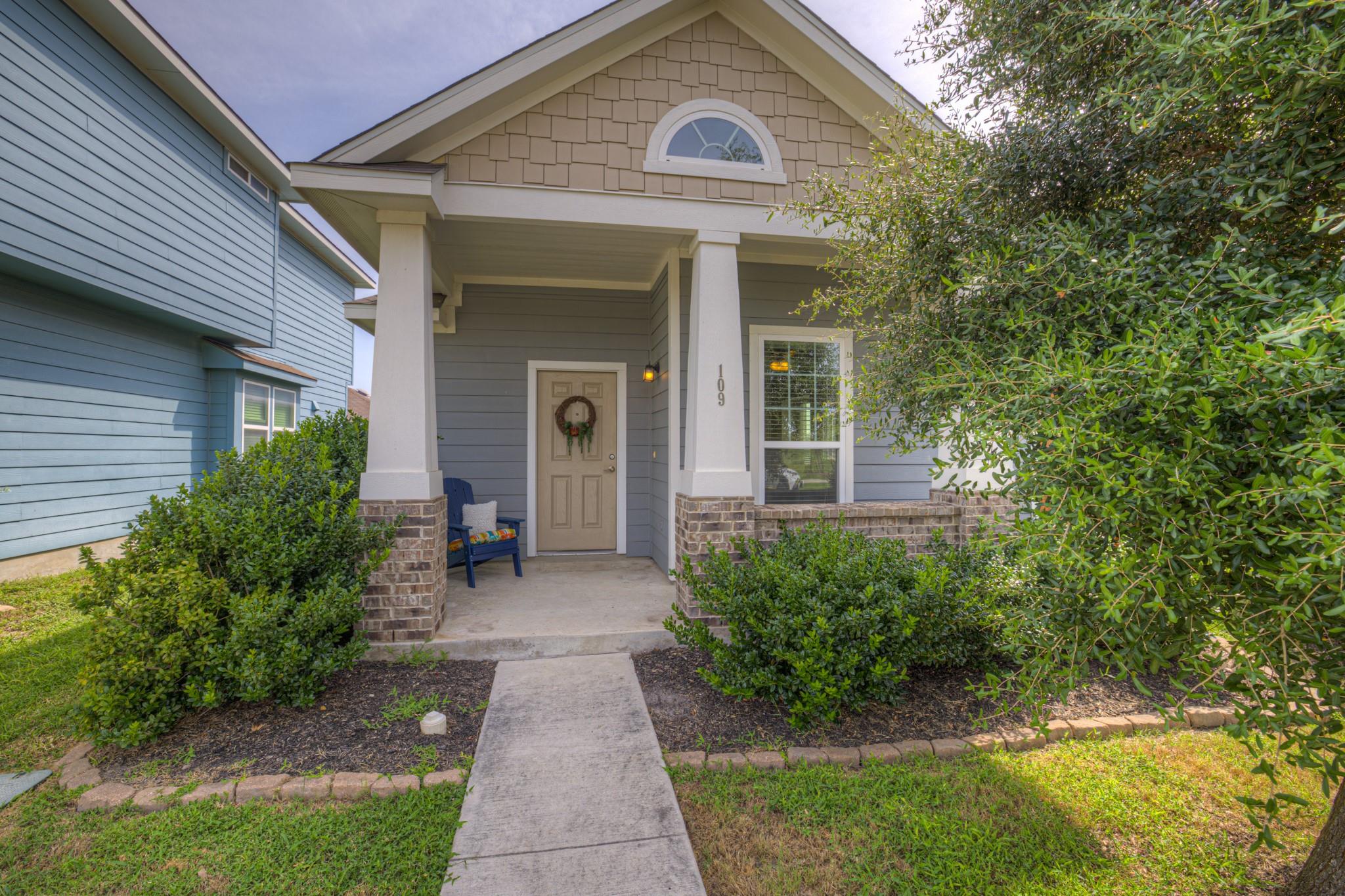 Listing photo 1 of 109  Bosque Dr