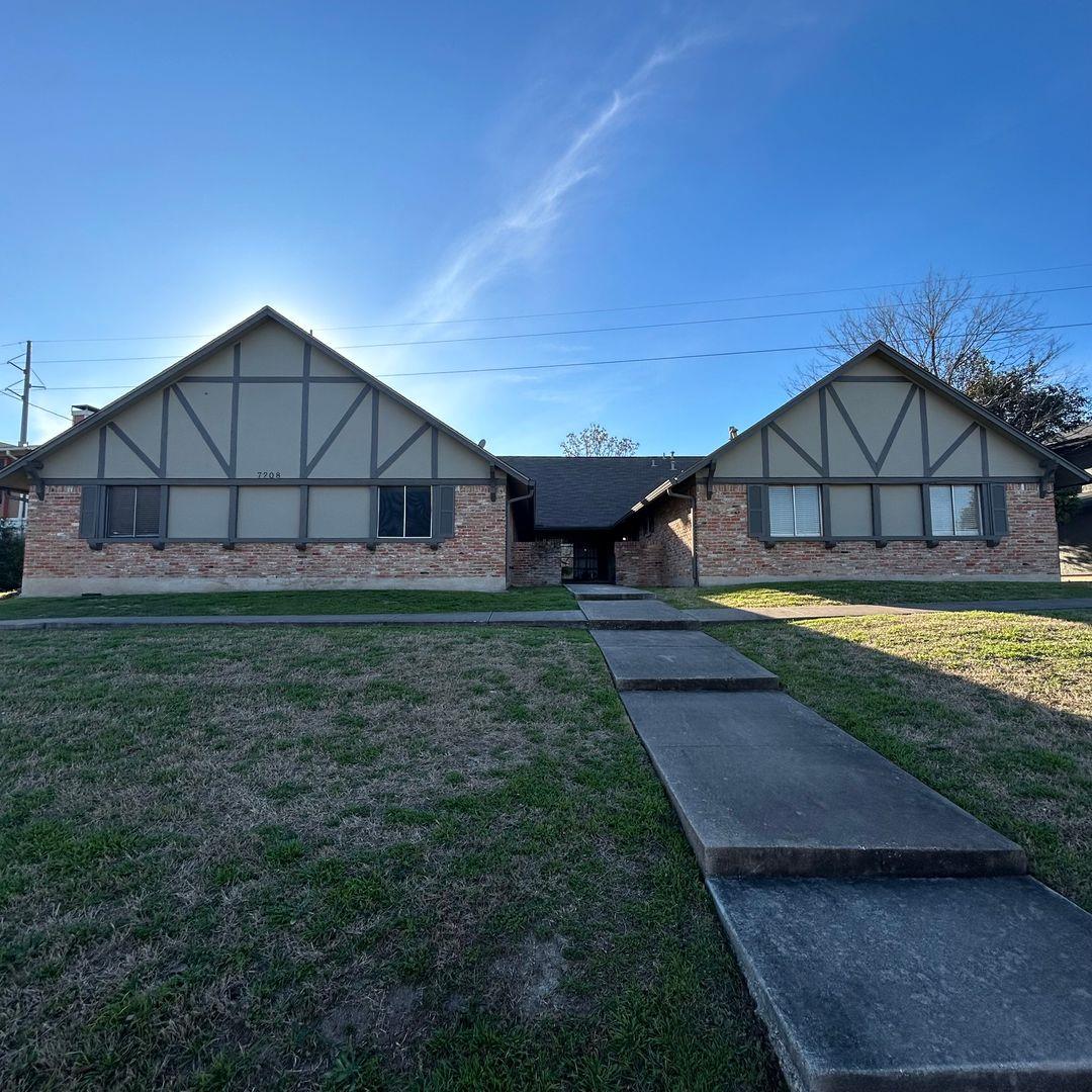 Listing photo 1 of 7208  Creekside Dr  #C