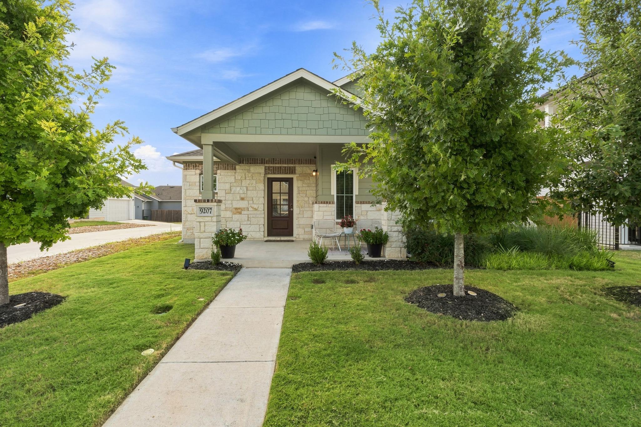 Listing photo 1 of 9207  Looksee Ln