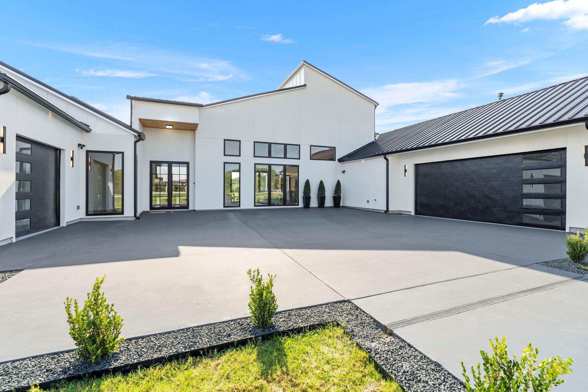 Listing photo 1 of 178  Dally Ct