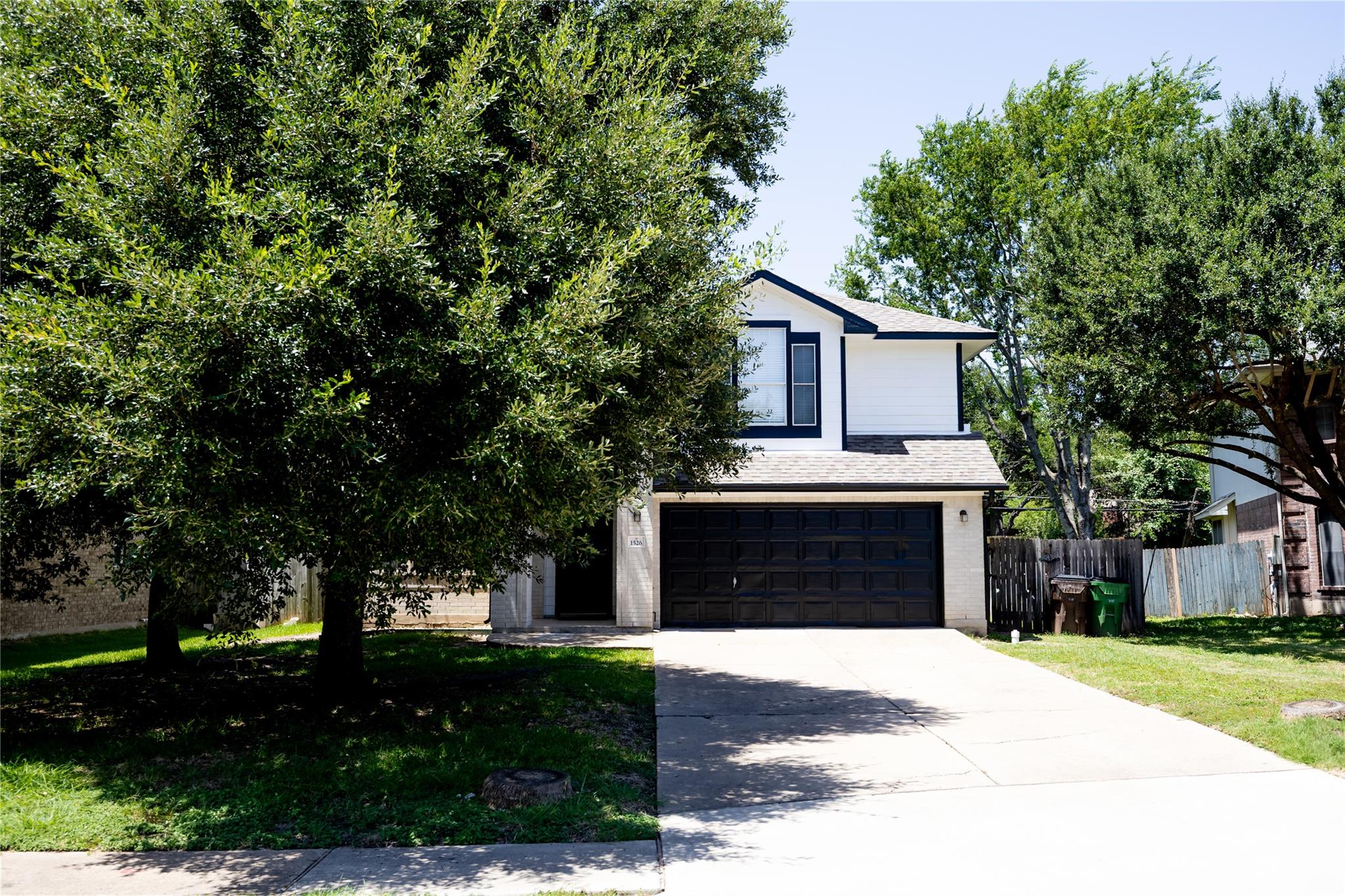 Listing photo 1 of 1526  Lorson Loop