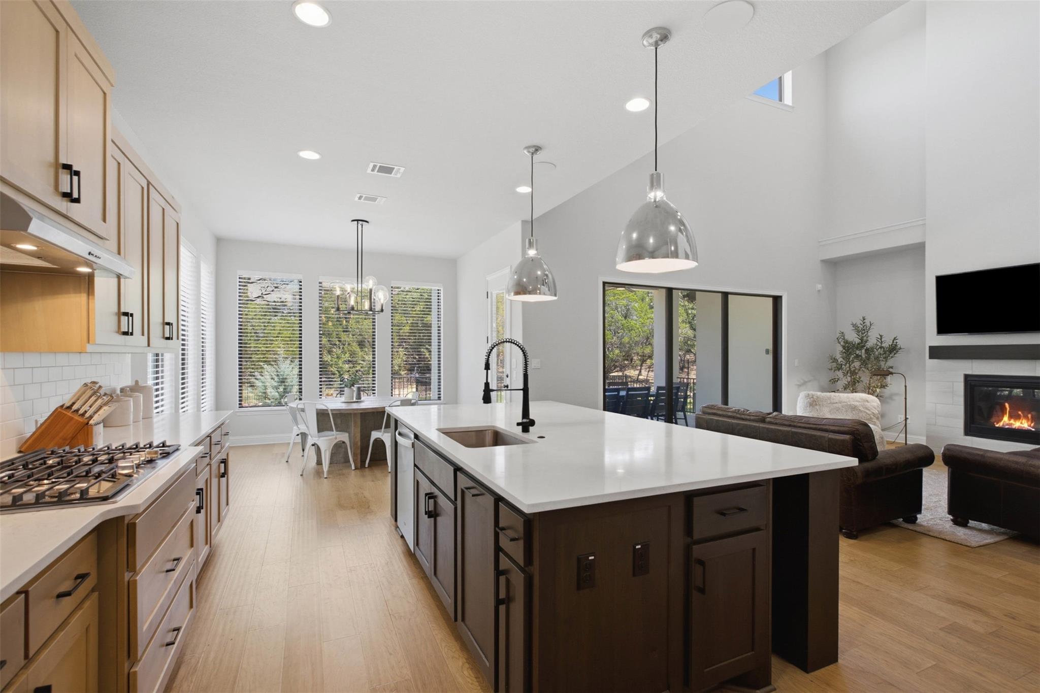 Listing photo 1 of 6609  Rocky Grotto Cv