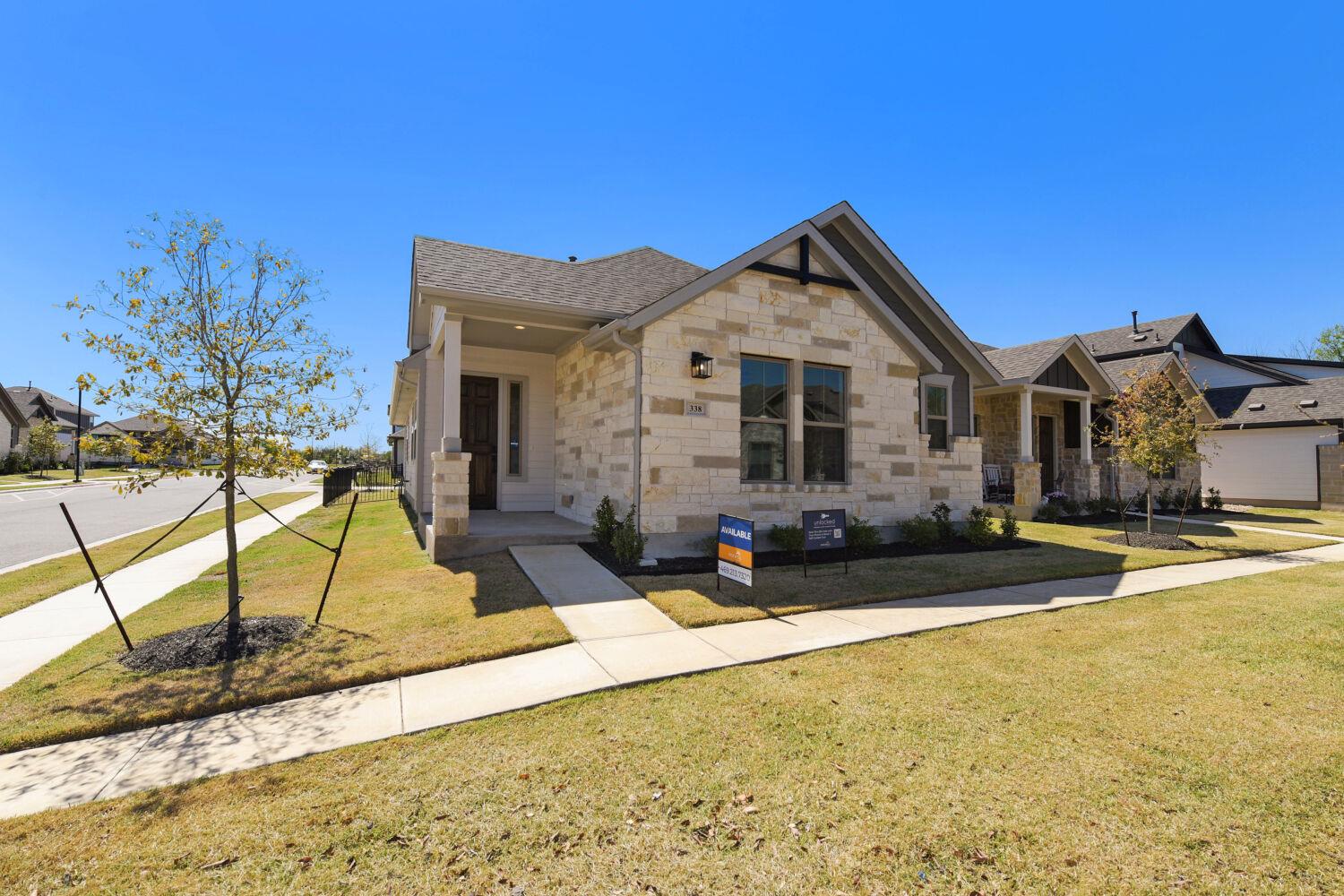 Listing photo 1 of 338  Orleanian Dr