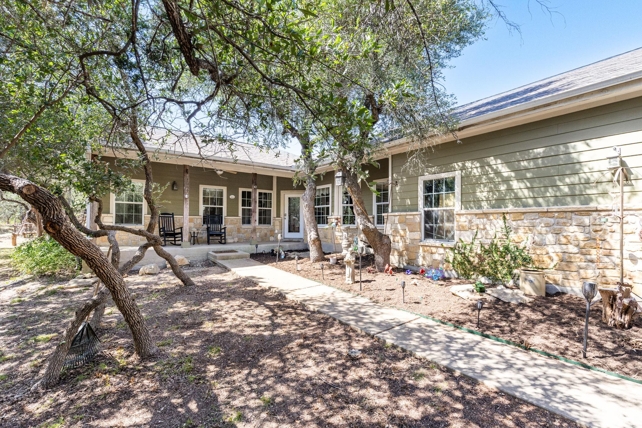 Listing photo 1 of 204  Deer Creek Cir